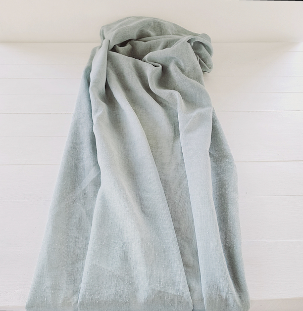 Comed Linen Table Runner - Sage Green - <p style='text-align: center;'><strong><strong></p><p style='text-align: center;'>R 140</p>